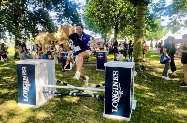 932547 A6 A99 C 44 FA B4 BC 188046 C24359 1 201 a