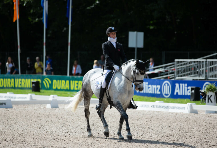 DV Tobias Thorning Joergensen Jolene Hill DEN DV 00654