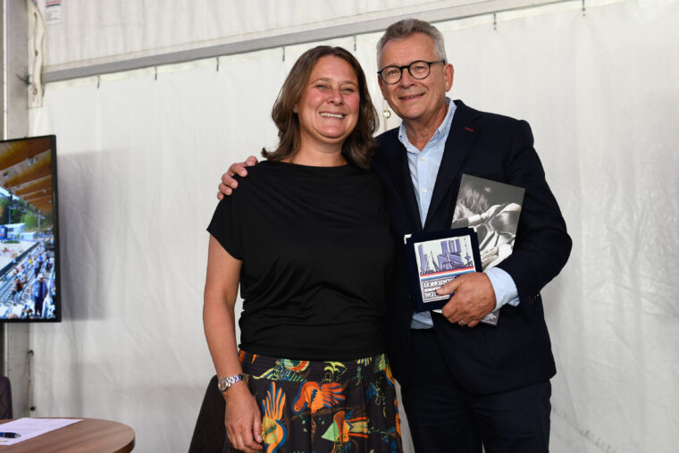 ML ondertekening contract KNHS Afscheid Hans den Oudendammer 08 21 19 3828