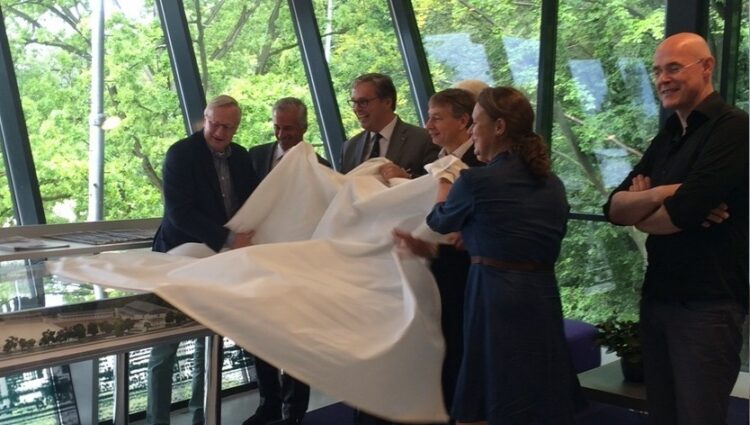 150928 onhulling maquette 4 liggend 2