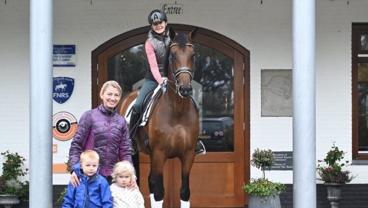 4 C601 A5 F DBB6 4278 8062 D6 BEFE81 CFA1 1 105 c