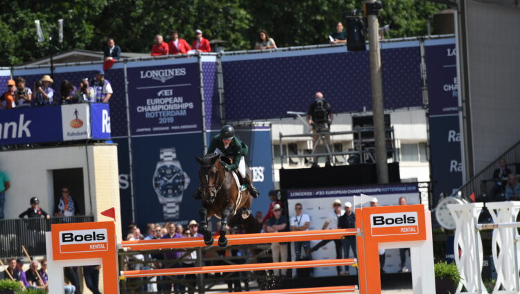 BJS 0538 760 Chiantis Champion Peter Moloney