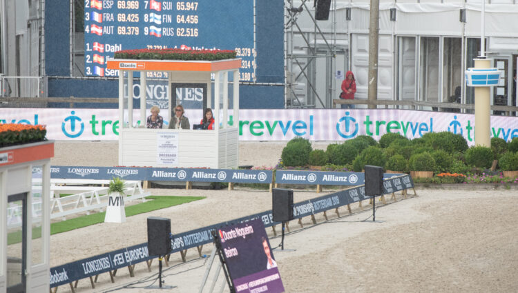 JK Sponsor Trevvel LED DSC 7150