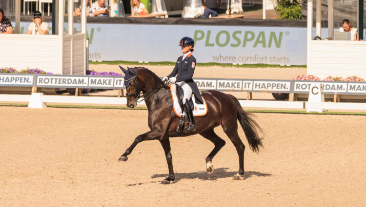 Marieke van der Putten en Zantana RS2 OLD N.O.P.
