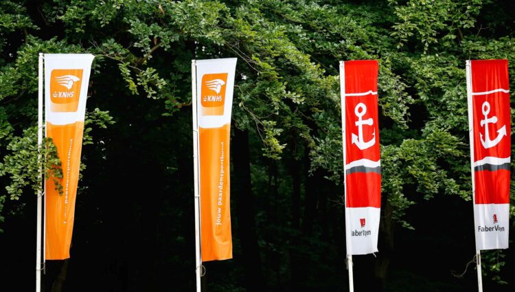 VLAG KNHS EN FABER 5112