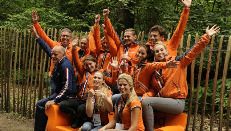 Dressuur equipe yell