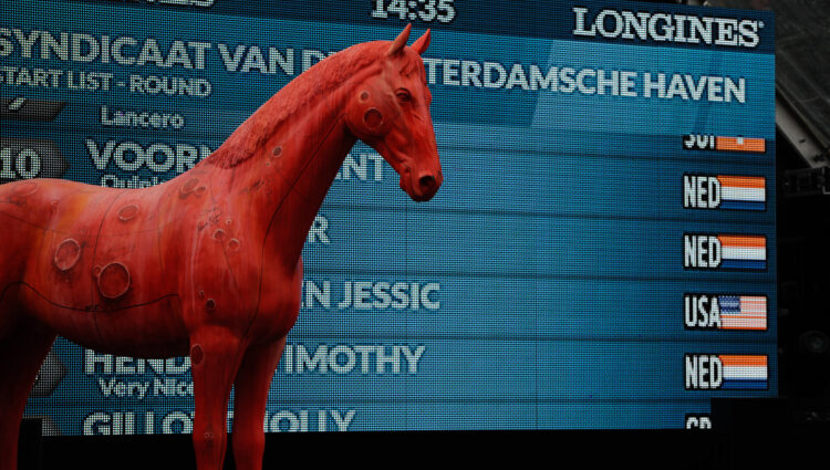 Rsz rode paard op podium 1